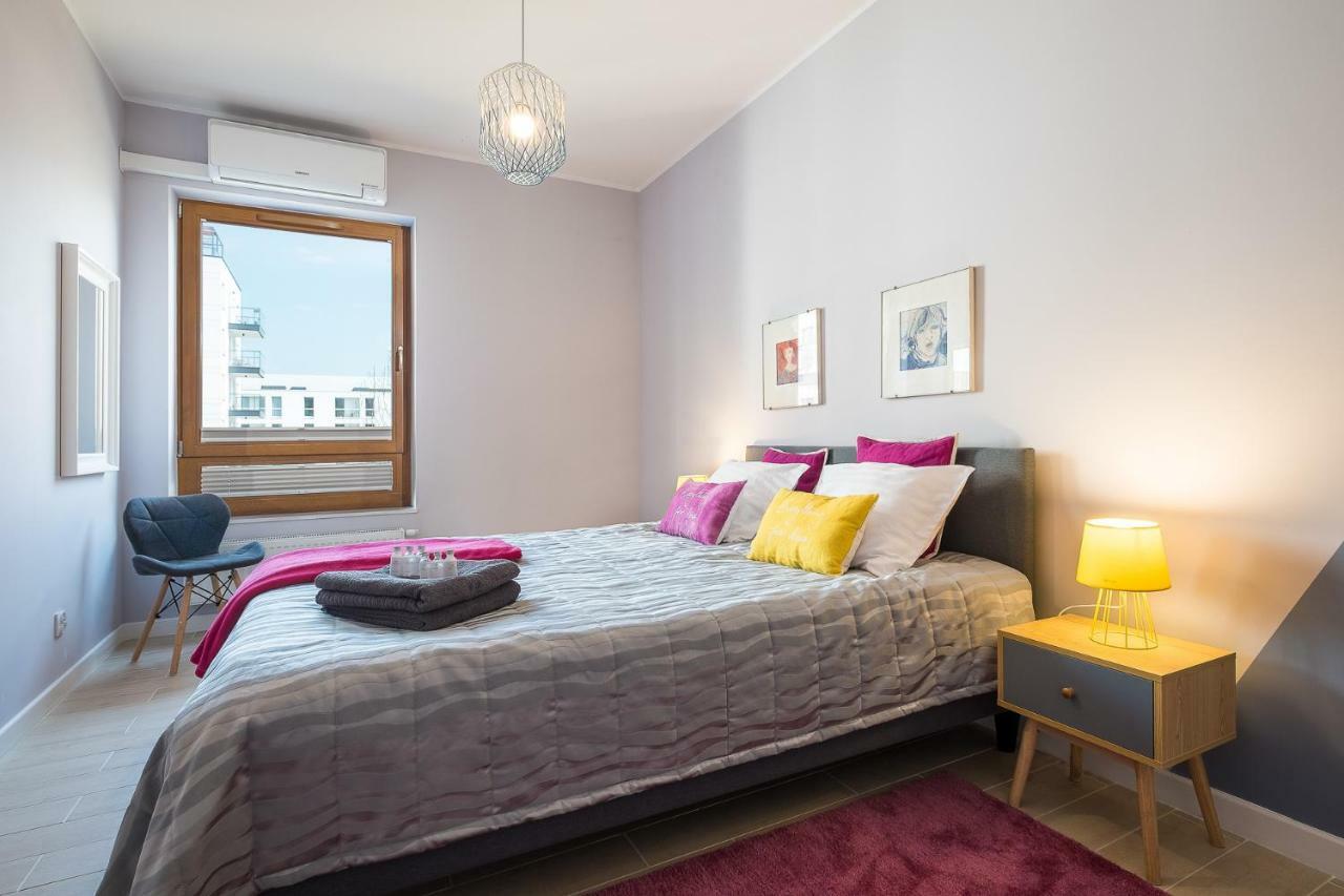 Raya Mansion Warsaw Apartment ภายนอก รูปภาพ