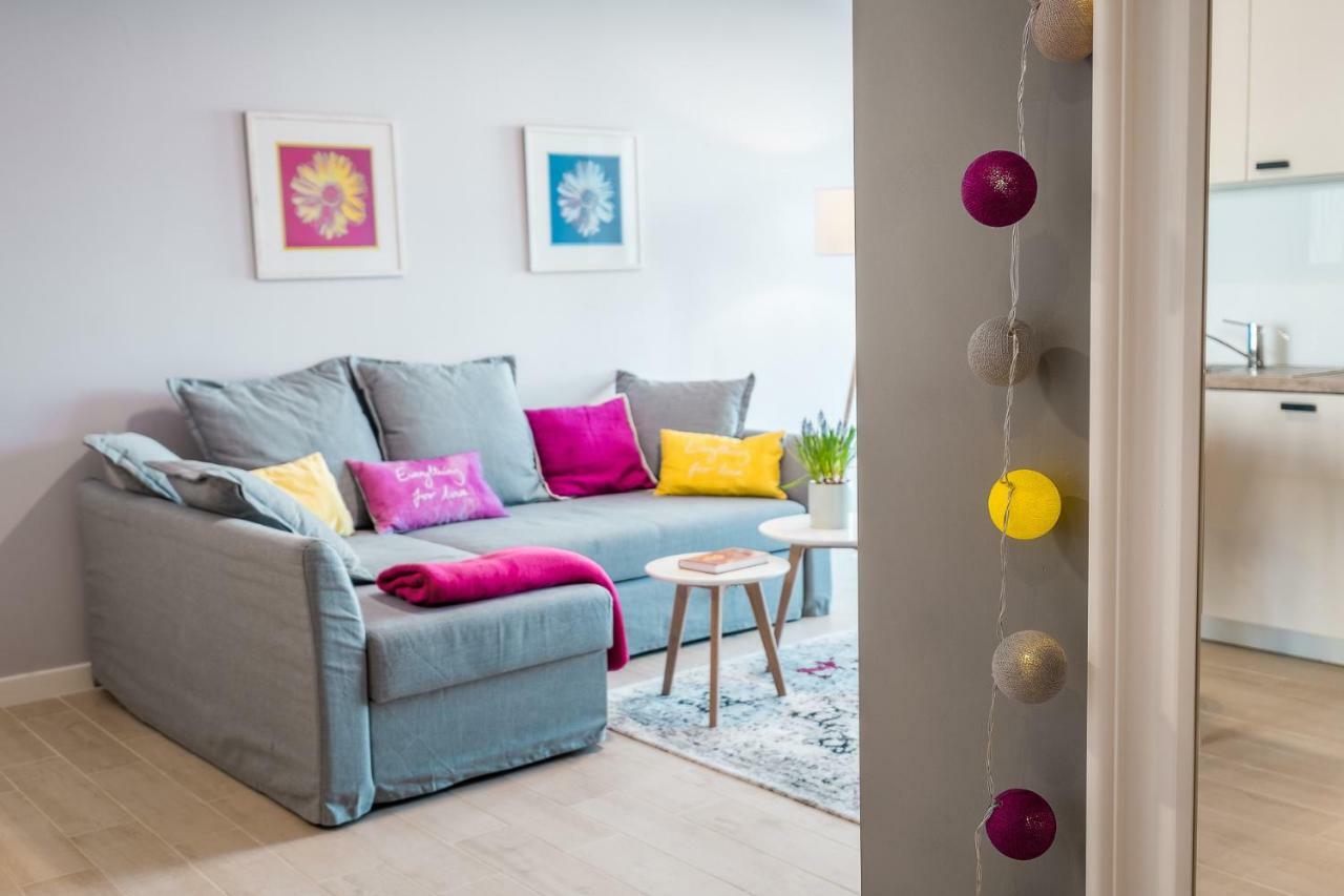 Raya Mansion Warsaw Apartment ภายนอก รูปภาพ