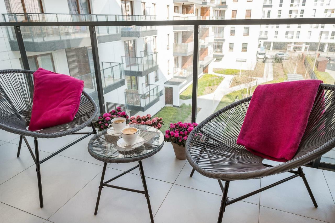 Raya Mansion Warsaw Apartment ภายนอก รูปภาพ
