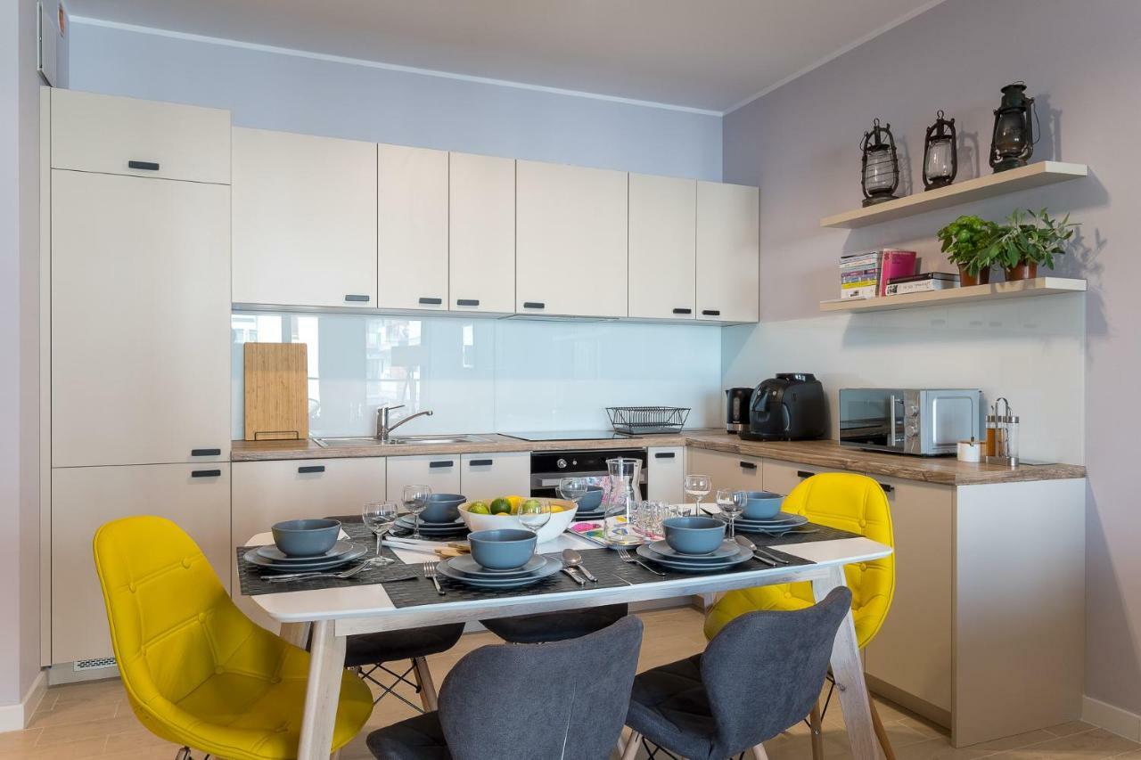 Raya Mansion Warsaw Apartment ภายนอก รูปภาพ