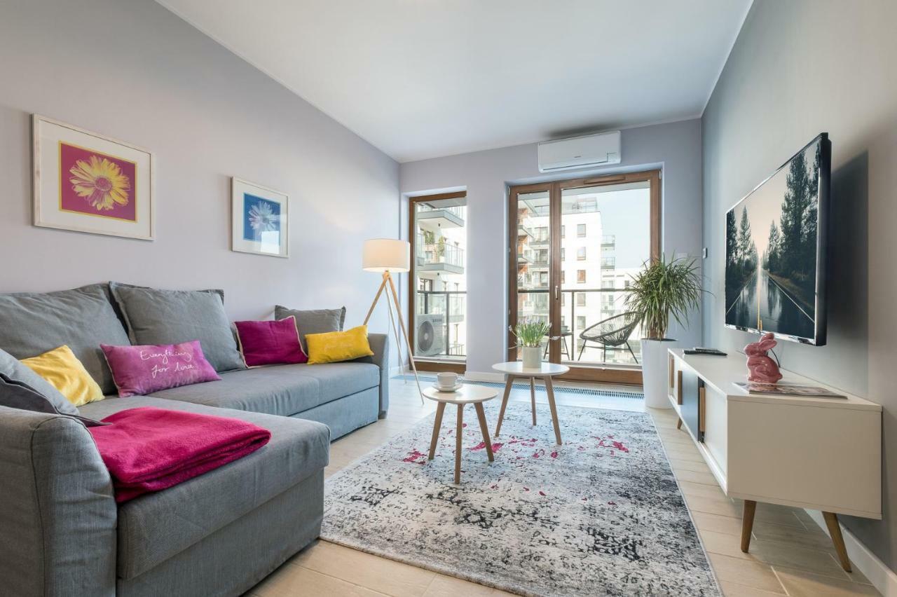 Raya Mansion Warsaw Apartment ภายนอก รูปภาพ