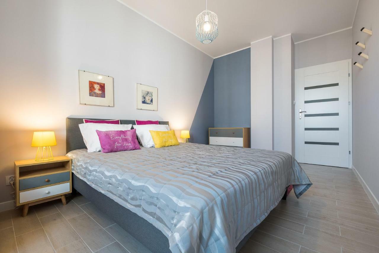 Raya Mansion Warsaw Apartment ภายนอก รูปภาพ